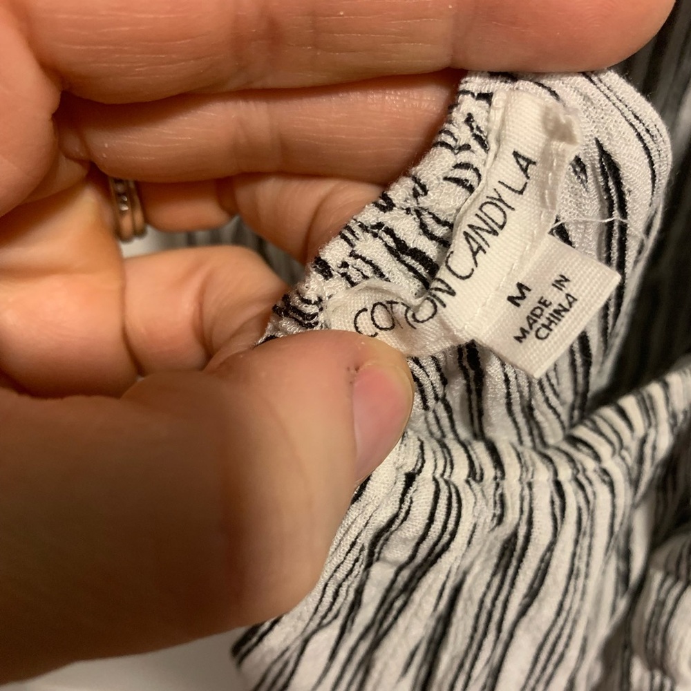 Striped romper, tie back - Picture 4 of 4